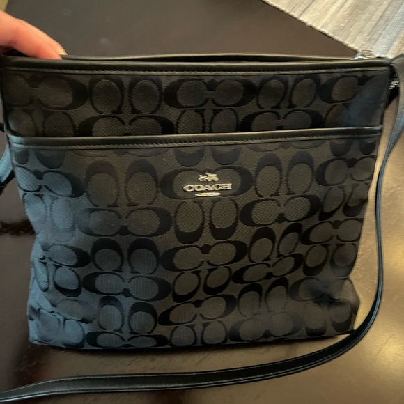 Coach Bag - Picture 3 of 6